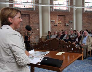 Marja van Bijsterveldt met haar openingstoespraak