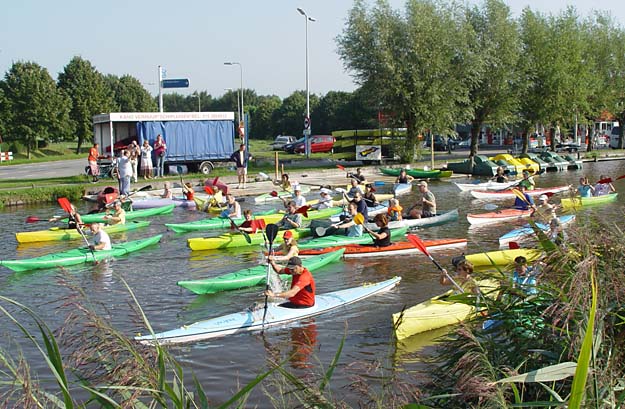 Kanowedstrijd - start in Schipluiden